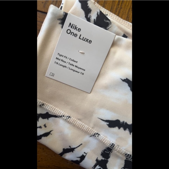 Nike One Luxe Training Tights - Picture 3 of 5